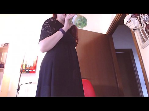 ❤️ Pokorni rob koji voli prljave i sočne gaćice primoran je da masturbira nakon što pogleda ovaj video! ❌ Kurve kod nas ️❤
