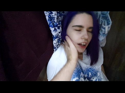 ❤️ Našao sam svoju sestru u ormaru i pomogao joj da svrši ❌ Kurve kod nas ️❤